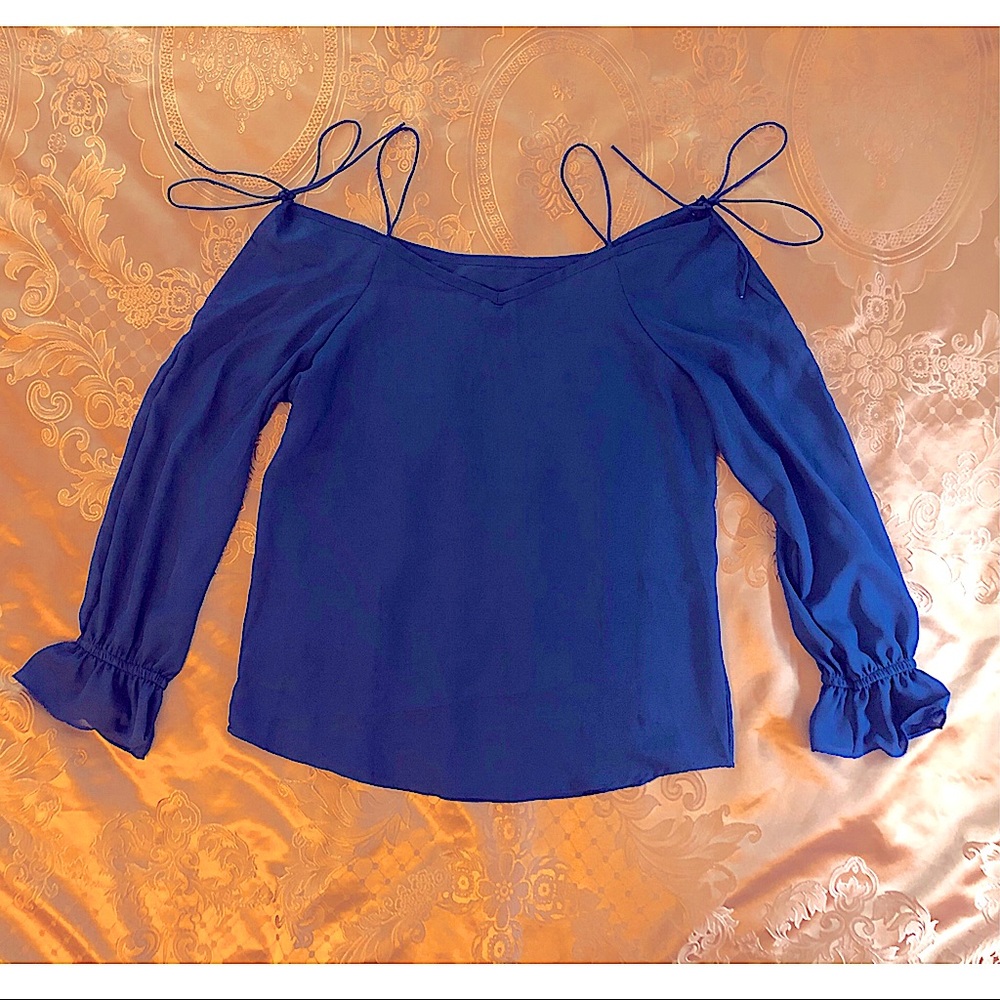 Off-The-Shoulder Long-Sleeved Blouse